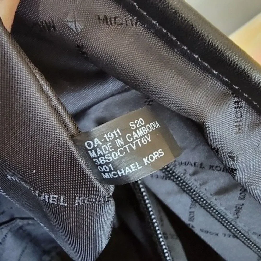Michael KORS Jet Set Travel Carryall Tote Black Patent Leather MK